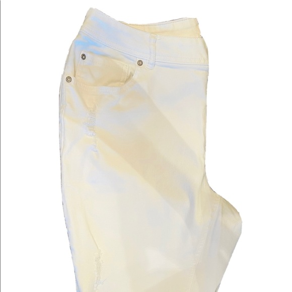 New Ladies EST 1946 DENIM White Denim Capris, Size 16W - Picture 4 of 5